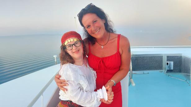Delfinschwimmen im Roten Meer bei einer Dolphinsafari von Anita Görlach – Retreats für Stressbewältigung und Begleitung in Lebenskrisen.