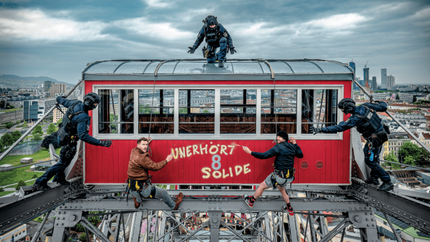Paul Pizzera und Otto Jaus mit WEGA-Kräften auf dem Wiener Riesenrad
