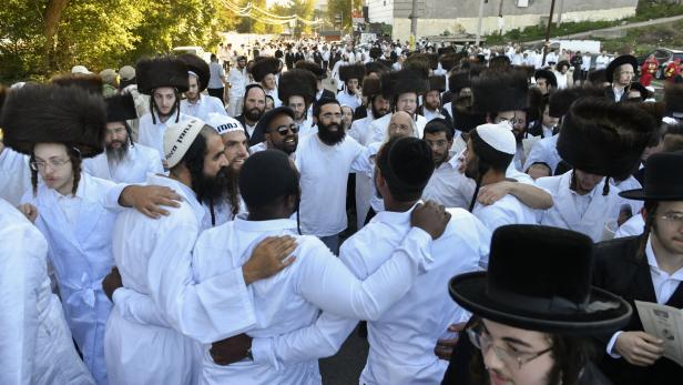 Orthodox Jewish pilgrims celebrate Rosh Hashanah in Uman, Ukraine