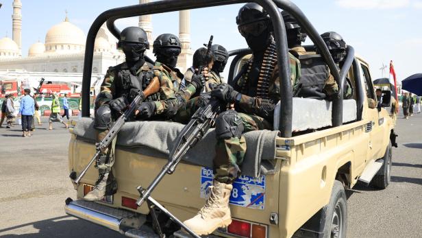 Daily life in Sana'a amid high tension with Israel