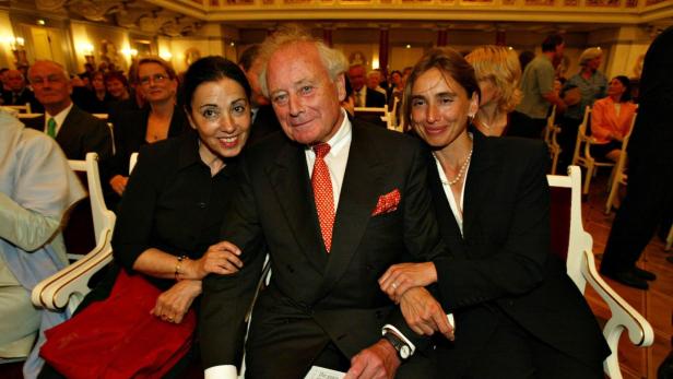 Reinhold Carmen und Marion Würth schick gekleidet bei Veranstaltung,
