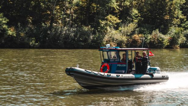 Das neue Polizeiboot "Panthera" steht auch im Einsatz. Es wurde im August 2025 in Betrieb genommen.