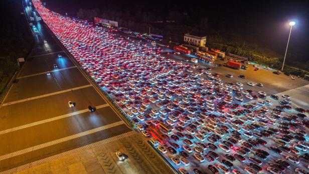 TOPSHOT-CHINA-HOLIDAY-TRANSPORT-AUTO