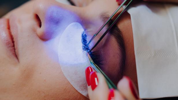 BB Beauty in Klagenfurt kombiniert Korean Lashes, LED-Lifting, spezialisierte Pflege und UV-Gel-Nagelmodellagen zu einem ganzheitlichen Premium-Beauty-Erlebnis.