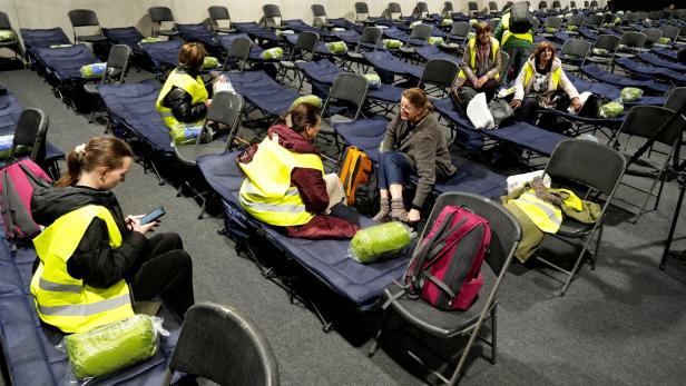 FILE PHOTO: Lithuania prepares to evacuate people if war spills over FILE PHOTO: Lithuania prepares to evacuate people if war spills over