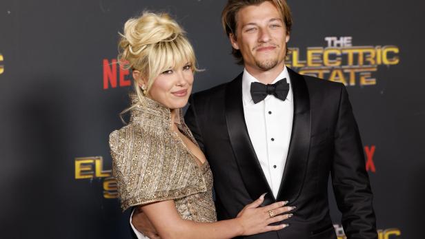 Millie Bobby Brown und Jake Bongiovi: Erstes Foto mit adoptierter Baby-Tochter