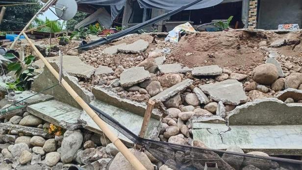 PHILIPPINES-EARTHQUAKE Erdbeben auf den Philippinen
