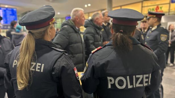 46-219331826 Polizeiliche Schwerpunktkontrollen am Bahnhof Wiener Neustadt