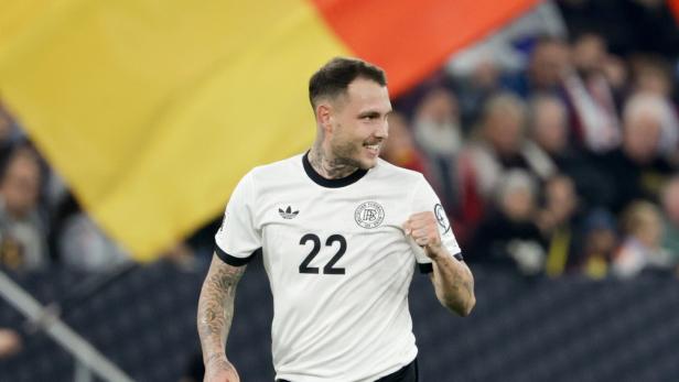 David Raum: Der 27-Jährige traf per direktem Freistoß. David Raum freut sich über sein Tor für Deutschland.