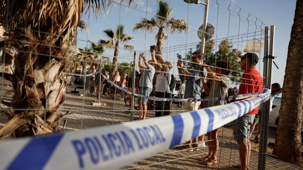 Medusa Beach Club building collapses in Palma de Mallorca