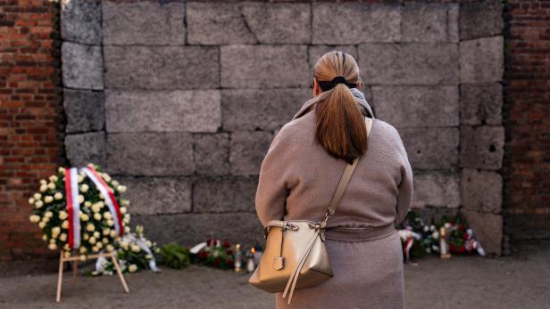 Besuch in Auschwitzt mit Barbara Novak und Franz Vranitzky
