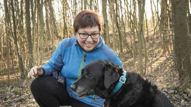 Sabine Oberhauser und ihr Labrador Felix: Bewegung mit Spaß