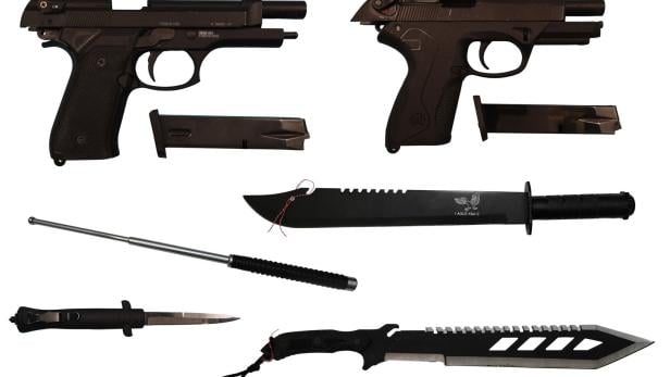 46-219414694 Diverse von der Polizei sichergestellte Waffen