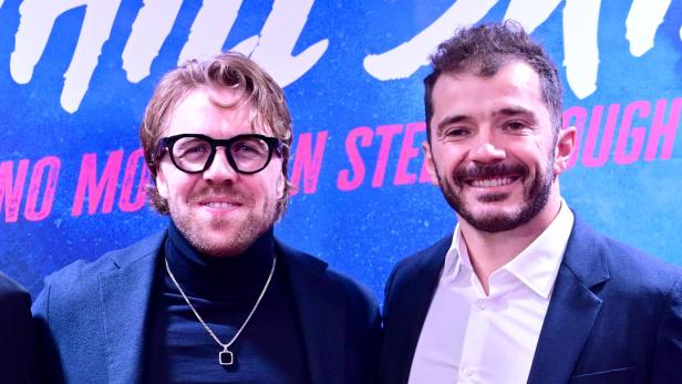 Aleksander Aamodt Kilde und Cyprien Sarrazin vor der Premiere des Films "Downhill Skiers"