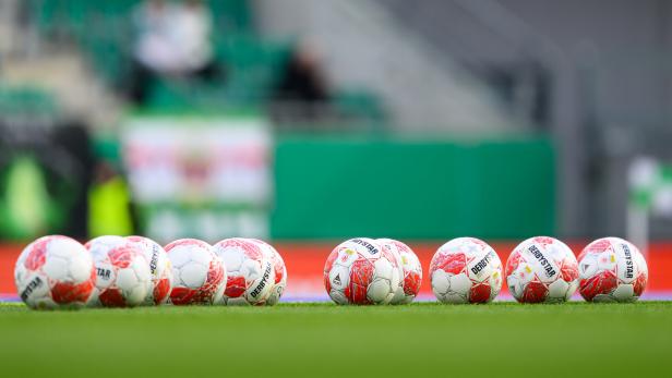 ++ THEMENBILD ++ FUSSBALL: ADMIRAL BUNDESLIGA / MEISTERGRUPPE / 1. RUNDE: SK RAPID - RED BULL SALZBURG Die Fußball-Bundesliga passt den Modus an