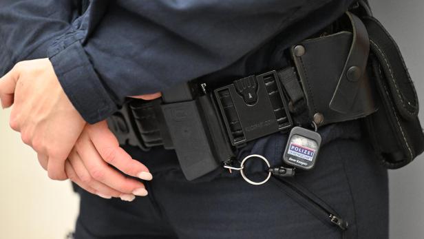 ++ THEMENBILD ++ POLIZEI / EXEKUTIVE / FRAUEN Home Invasion: Tiroler in eigener Wohnung überfallen und gefesselt