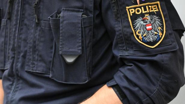 ++ THEMENBILD ++ POLIZEI / EXEKUTIVE / MÄNNER Ein Polizeibeamter