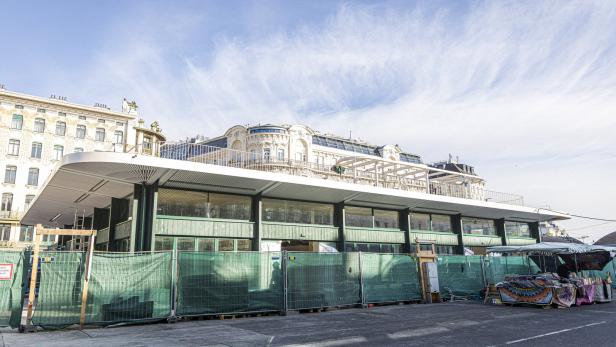 Nicht alle freuen sich auf die neue Naschmarkthalle. Eröffnet wird im November. 