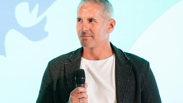 Trainer Cem Sekerlioglu beim SKN St.Pölten