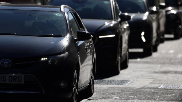 British Prime Minister Keir Starmer announced plan to support carmakers  following US tariffs