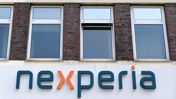 FILE PHOTO: The logo of Chinese-owned semiconductor company Nexperia is seen in Hamburg FILE PHOTO: The logo of Chinese-owned semiconductor company Nexperia is seen in Hamburg