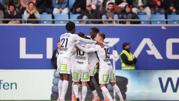 FUSSBALL: ADMIRAL BUNDESLIGA/ 10. RUNDE: FC BLAU WEIß LINZ - SK PUNTIGAMER STURM GRAZ FUSSBALL: ADMIRAL BUNDESLIGA/ 10. RUNDE: FC BLAU WEIß LINZ - SK PUNTIGAMER STURM GRAZ