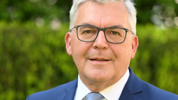 NACH SALZBURG-WAHL: PK ?VORSTELLUNG DER NEUEN SALZURGER LANDESREGIERUNG? AUS ÖVP UND FPÖ? -  SCHWAIGER (ÖVP)