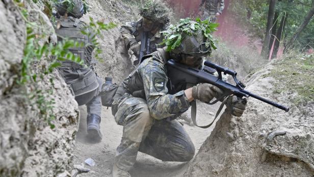 ++ THEMENBILD ++ BUNDESHEER: CONSTRUCTOR 2025 - AUSBILDUNGSÜBUNG "KAMPF IM STELLUNGSSYSTEM" ++ THEMENBILD ++ BUNDESHEER: CONSTRUCTOR 2025 - AUSBILDUNGSÜBUNG "KAMPF IM STELLUNGSSYSTEM"