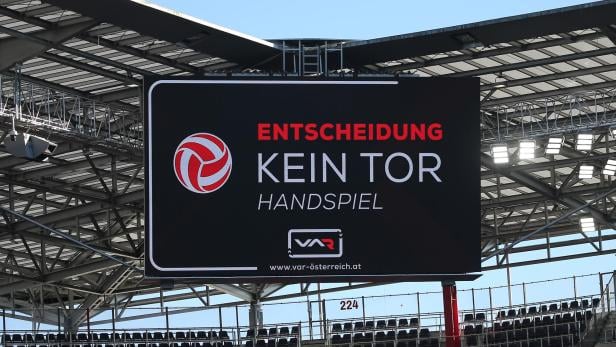 ++ THEMENBILD ++ FFUSSBALL/BUNDESLIGA/ADMIRAL BUNDESLIGA/7. RUNDE: RED BULL SALZBURG - SK PUNTIGAMER STURM GRAZ VAR Fußball Bundesliga
