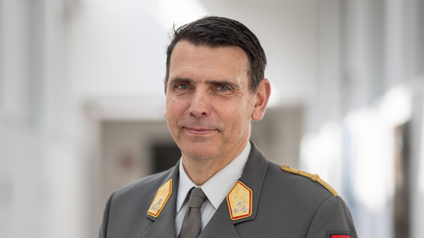 Der Mann hinter dem „Aufbauplan 2032+“: Generalleutnant Bruno Hofbauer ist Planungschef des Österreichischen Bundesheeres. Ein Soldat im Anzug
