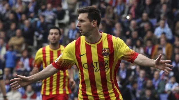 Barcelona's Messi celebrates his goal against Espa