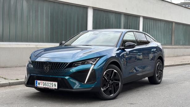 Peugeot E-408 GT