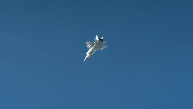 Swedish military publishes pictures of Russian jets