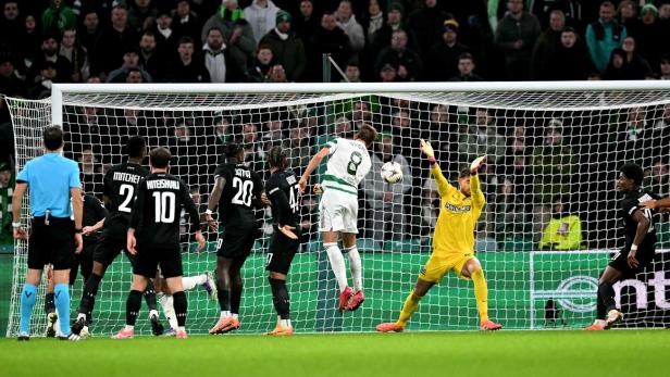 FBL-EUR-C3-CELTIC-STURM GRAZ Aus einem Corner: Nygren köpfelt zum 2:1 für Celtic ein