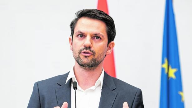 Der Grüne Budgetsprecher Jakob Schwarz am Rednerpult.