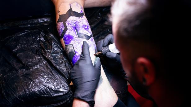 Thomas Kellinger und sein Tattoostudio Thomas K. Tattoo Galerie steht für innovative fotorealistische Tattoos in Linz auf höchstem Niveau. Thomas Kellinger und sein Tattoostudio Thomas K. Tattoo Galerie steht für innovative fotorealistische Tattoos in Linz auf höchstem Niveau.