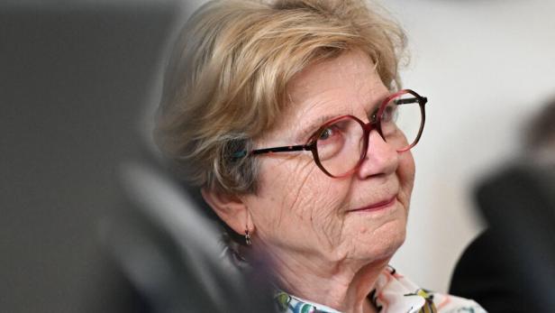 ++ ARCHIVBILD ++ WALTRAUD KLASNIC: ERSTE "FRAU LANDESHAUPTMANN" ÖSTERREICHS WIRD 80 ++ ARCHIVBILD ++ WALTRAUD KLASNIC: ERSTE "FRAU LANDESHAUPTMANN" ÖSTERREICHS WIRD 80