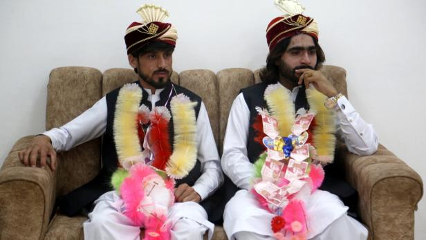 Mass wedding ceremony of 31 couples in Peshawar