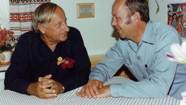 46-3601689 SOS-Kinderdorf-Gründer Gmeiner mit dem langjährigen Präsidenten Kutin.