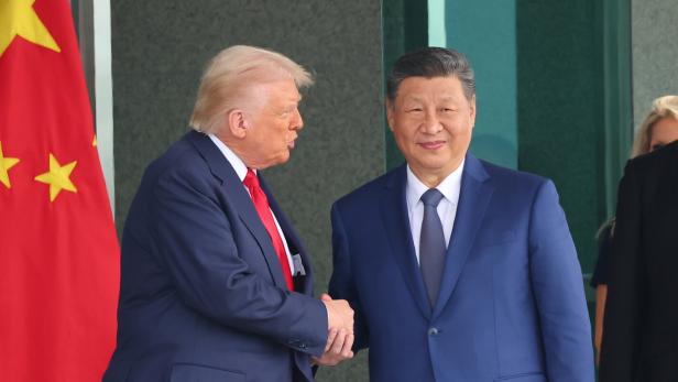US President Trump hold talks with Chinese President Xi in Busan