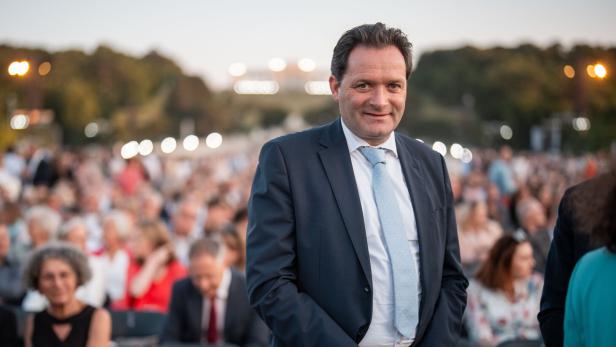 SOMMERNACHTSKONZERT DER WIENER PHILHARMONIKER SOMMERNACHTSKONZERT DER WIENER PHILHARMONIKER