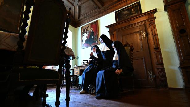 FOTOTERMIN MIT DEN NONNEN VON GOLDENSTEIN