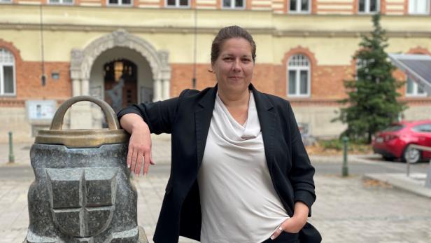 46-219859104 Eine Realistin: Christine Dubravac-Widholm am Brigittaplatz.