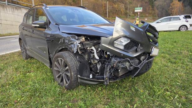 46-219888861 Unfallwagen