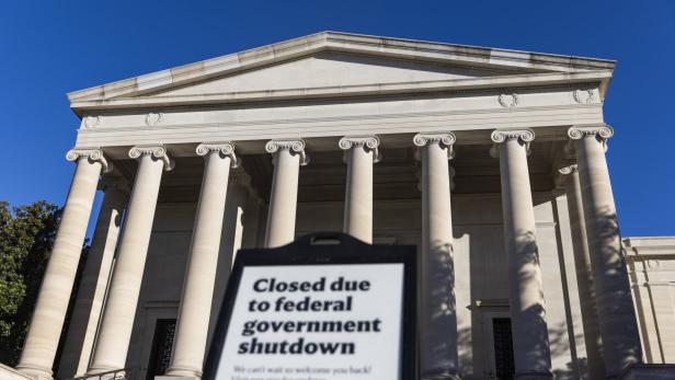 US government shutdown nears record length US government shutdown nears record length