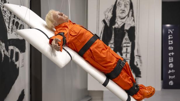 British artist Mason Storm exhibits his sculpture 'Saint or Sinner' in Basel British artist Mason Storm exhibits his sculpture 'Saint or Sinner' in Basel