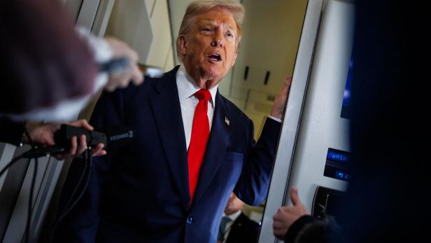 US-PRESIDENT-TRUMP-SPENDS-WEEKEND-AT-MAR-A-LAGO-ESTATE-IN-PALM-B