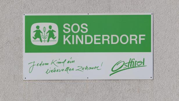 SOS Kinderdorf-Schild