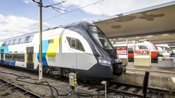 Hans Peter Haselsteiner, Dr., stellt die neuen Zuege der Westbahn vor. Westbahnhof, 1150 Wien