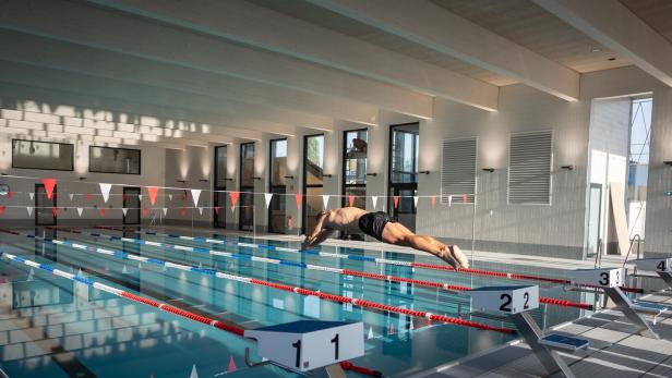 STR Jürgen Czernohorszky - Fototermin E?ñ Trainingshalle im Simmeringer Bad